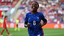 Томпсон и Гейоро готовы к дебюту после рекордных по сумме трансферов в WSL