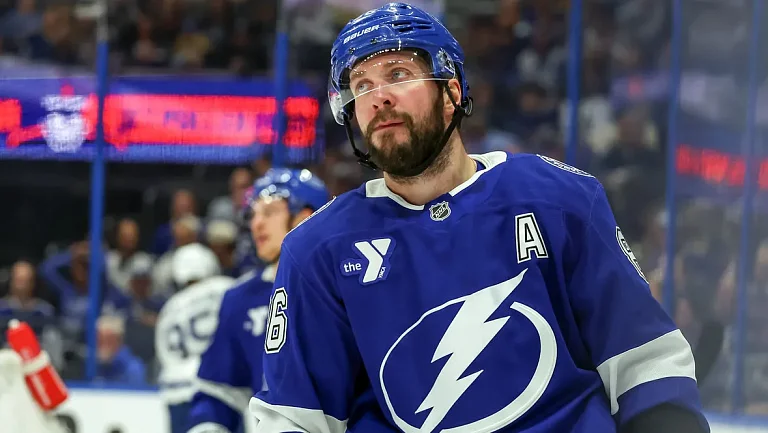 Кучеров и Марченко стали первыми звёздами дня в НХЛ