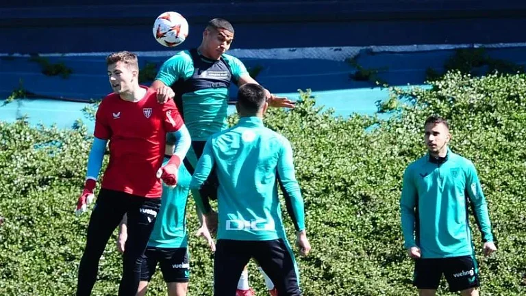 Атлетик готовиться к матчу с Манчестер Юнайтед без своего лидера