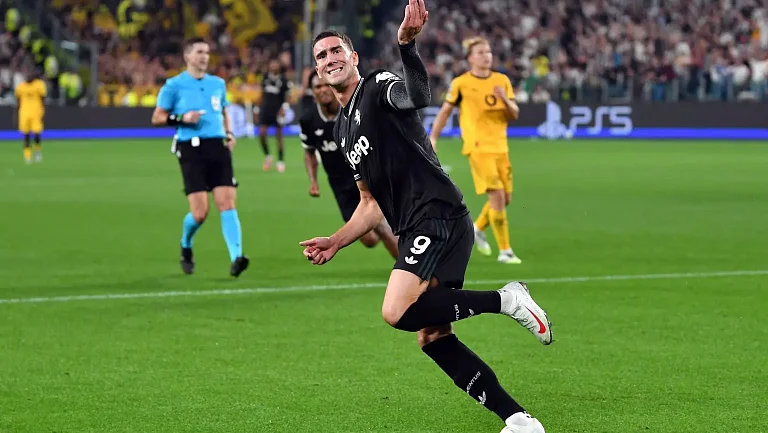 «Барселона» рассматривает Влаховича как замену Левандовски