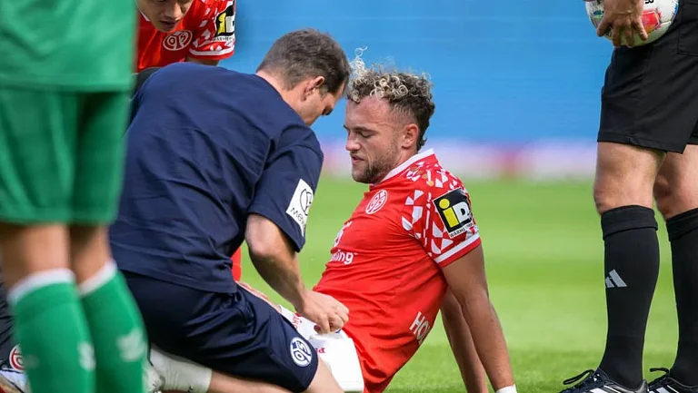 Бенедикт Холлербах получил травму в матче против «Кёльна»