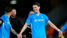 Наполи рвётся к Скудетто: Мактоминей сокрушает Торино