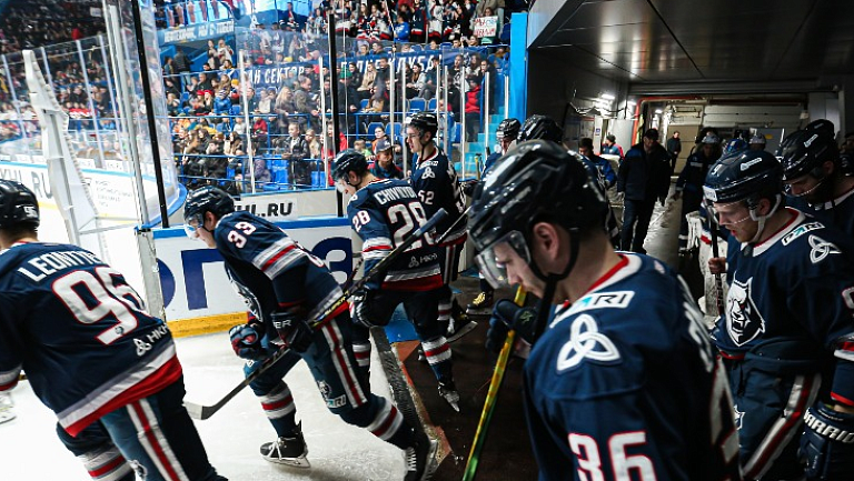 «Нефтехимик» переиграл минское «Динамо» в матче КХЛ