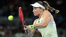 Рыбакина оформила уверенную победу над Мертенс и вышла в 1/4 финала AO‑2026