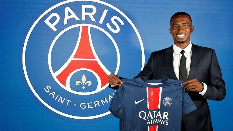 ПСЖ планирует продлить контракт с центральным защитником до 2030 года