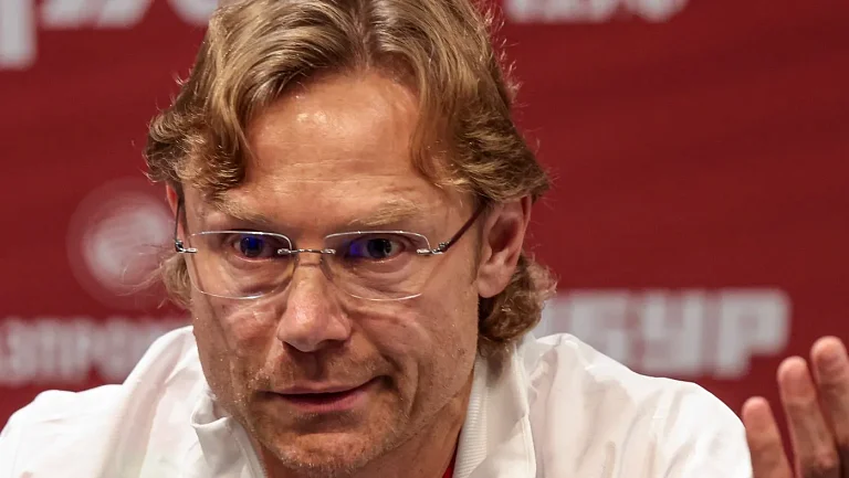 Карпин уверен, что зарплаты российских футболистов завышены на 50%