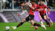 «Милан» может обменять Тчау на Влаховича из «Ювентуса» 