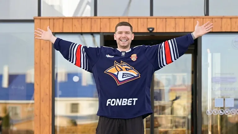 Кузнецов спел с рэпером ICEGERGERT на клубном корпоративе «Металлурга»