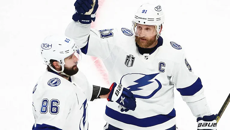 «Тампа» обыграла «Анахайм» в регулярке НХЛ