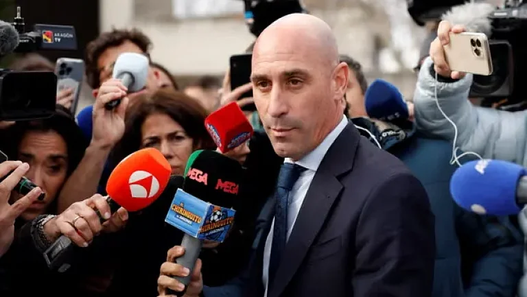 Как поцелуй Рубиалеса изменил женский футбол в Испании