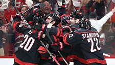 «Ураганы» бушуют: Каролина рвётся в полуфинал