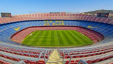 Фанаты «Барселоны» промокли на трибунах после ремонта «Камп Ноу»