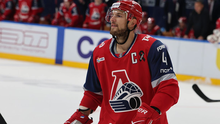 В матче «Лады» и «Локомотива» подрались Семин и Елесин 