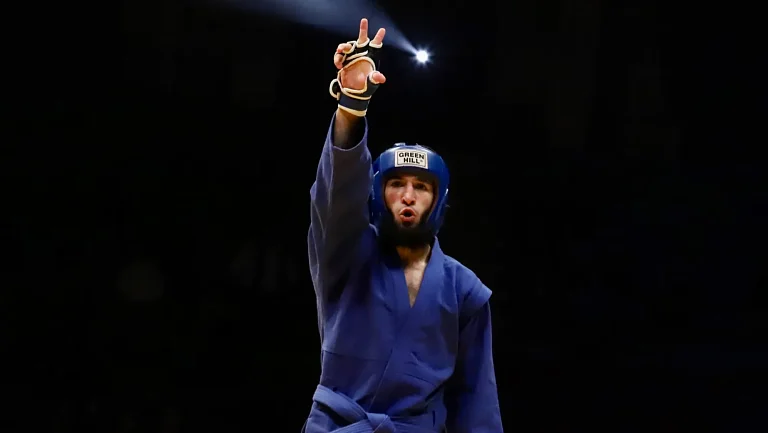 Россияне выиграли девять золотых медалей на старте ЧМ по самбо