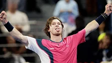 Рублёв и Рыбакина взяли верх над Вашеро и Швёнтек на выставочном турнире в Китае