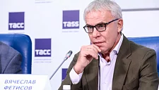 Фетисов потребовал вернуть России флаг и гимн перед Олимпиадой