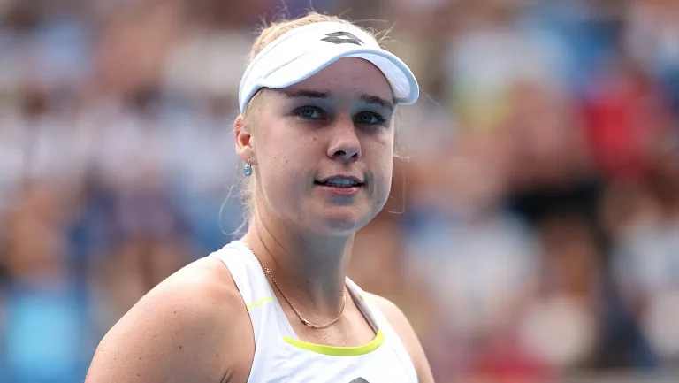 Блинкова и Рахимова одержали непростую победу на старте парного AO-2026