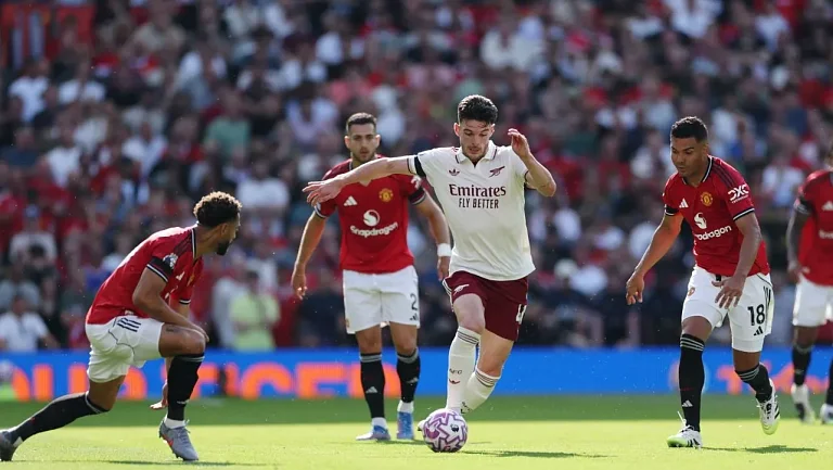 «Арсенал» обыграл МЮ благодаря голу Калафьори