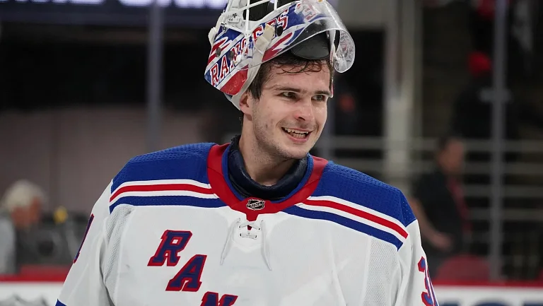 Шестеркин остаётся самым высокооплачиваемым вратарём в НХЛ