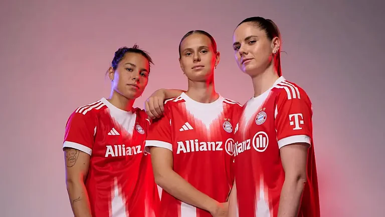 Женская «Бавария» побила рекорд: 25 000 билетов на матч с «Байером»