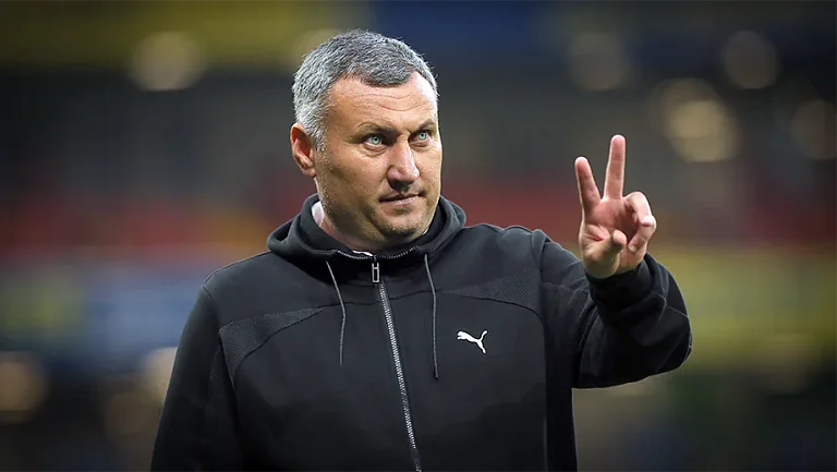 Три тренера РПЛ могут потерять работу в октябре