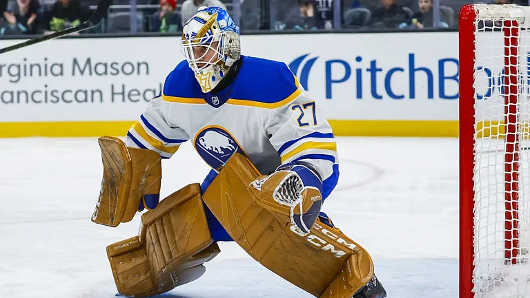 Вратарь Девон Леви подписал контракт с «Баффало» 