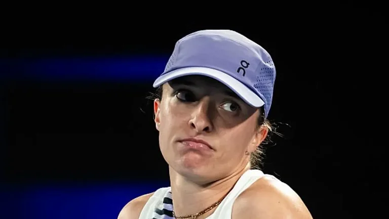 Вторая ракетка мира Свёнтек хочет сравнить теннисистов с «животными в зоопарке»