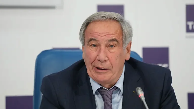 Тарпищев предсказал Мирре Андреевой «тяжелый матч» с украинкой Свитолиной