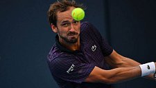 Простуда не помешала Медведеву обыграть Уолтона на турнире в Алматы 