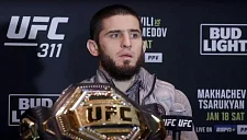 Джон Эник поддержал курс UFC против одновременных титулов в двух дивизионах