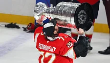 Семейная традиция Бобровских: родители голкипера смотрели Кубок Стэнли в России