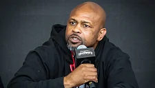 Рой Джонс заявил, что у Пакьяо карьера лучше, чем у Мейвезера