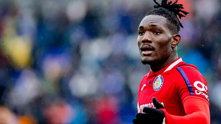 «Лидс Юнайтед» может не подписать контракт с Кристантусом Уче