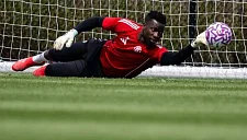 Сендерос предложил «Манчестер Юнайтед» заменить Онану Зоммером