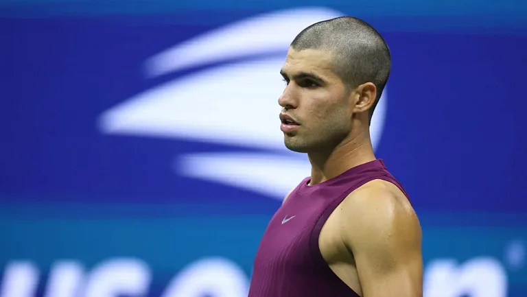 Алькарас ведёт 2:0 по сетам у Опелки на старте US Open