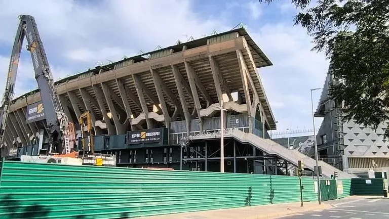 Начало реконструкции стадиона «Бетиса» откладывается до января