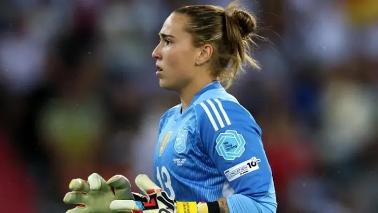 Ката Коль спасает сборную Испании в полуфинале Евро