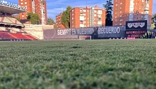 Накануне игры с «Барселоной» газон  стадиона «Вальекас» в ужасном состоянии