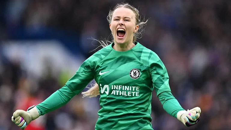 Шоколатье Cadbury создали скульптуру в честь Ханны Хэмптон