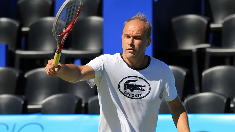 Чесноков хочет сказать, что разочарован игрой Мирры Андреевой