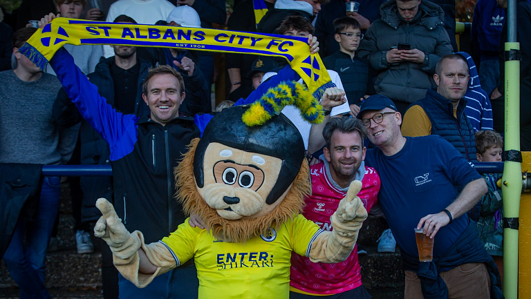 Талисмана английской команды выгнали со стадиона, он был пьян