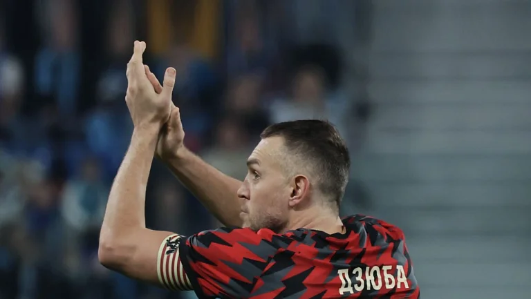 Дзюба жестко раскритиковал партнёров по «Акрону» после первого тайма