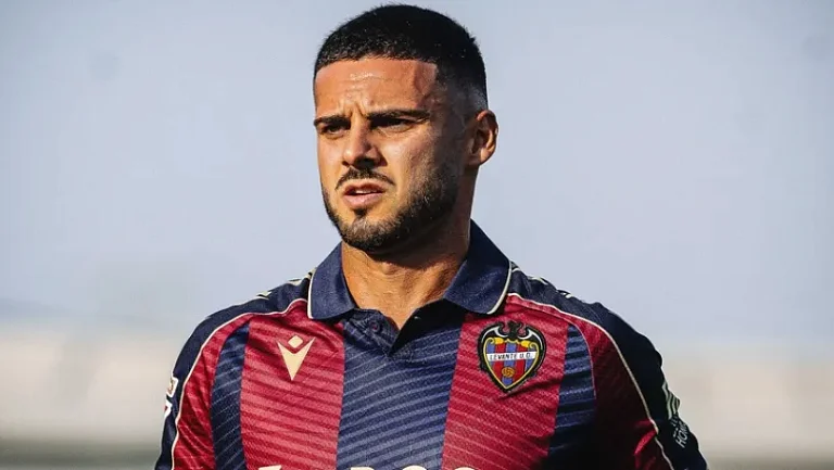 «Леванте» расторг соглашение с Серхио Лосано