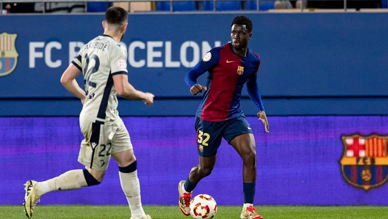 «Барселона» подписала контракт с Ландри Фарре