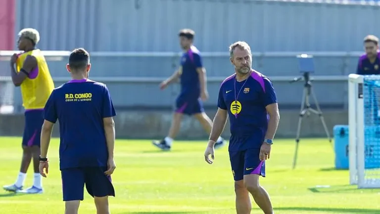 Ханси Флик может внести изменения в оборону «Барселоны»