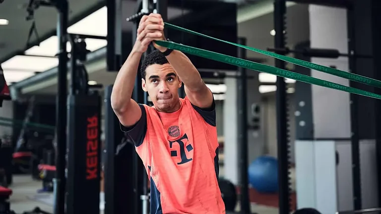 Мусиала работает над возвращением в строй после перелома и вывиха