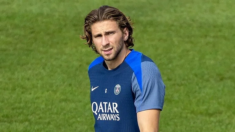 Украинец Илья Забарный признан худшим игроком матча ПСЖ – «Париж»