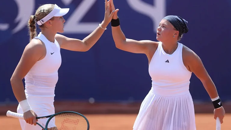 Российская пара проиграла в полуфинале Австралии после трёх сетов