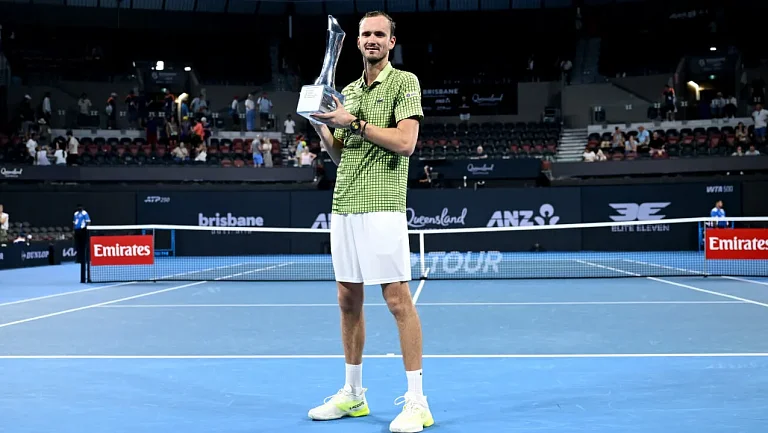 Медведев с юмором попросил добавить новые города в АТР после 22-ого титула