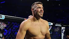 Майкл Пейдж оценил шансы Чимаева в бою с Дю Плесси на UFC 319